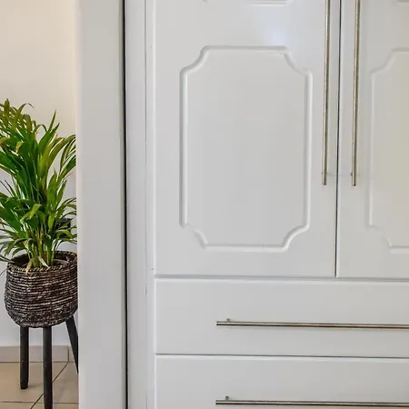 Orianna Apartment *